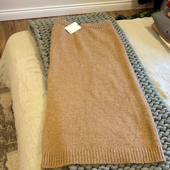 The New Society Cozy Knit skirt in Camel - Picture 4 of 4